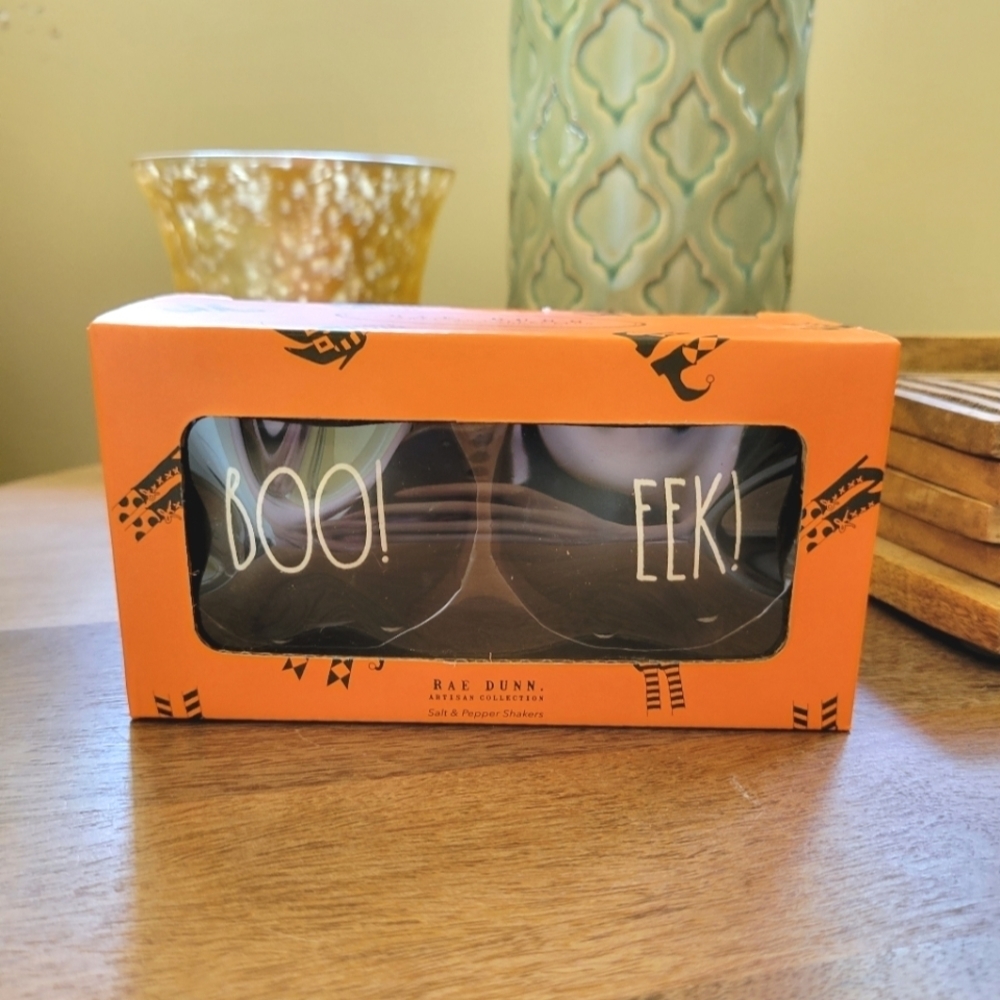 NEW Rae Dunn EEK! & BOO! Salt and Pepper Shakers Halloween 2022 - Picture 1 of 4
